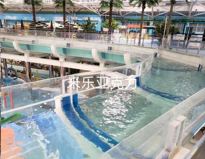 石家莊天山海世界，水上棧道
